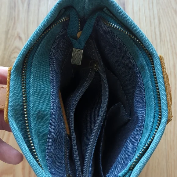 Davan. Women's Shoulder Bag. - Picture 7 of 13